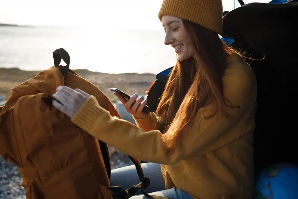 Le profil s'installe à distance en quelques clics, avant même de partir, et vos données s’activent automatiquement à votre arrivée. Le profil s'installe à distance en quelques clics, avant même de partir, et vos données s’activent automatiquement à votre arrivée.