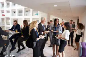 Organiser un séminaire à Paris : choisir le bon lieu Salle de séminaire professionnel à